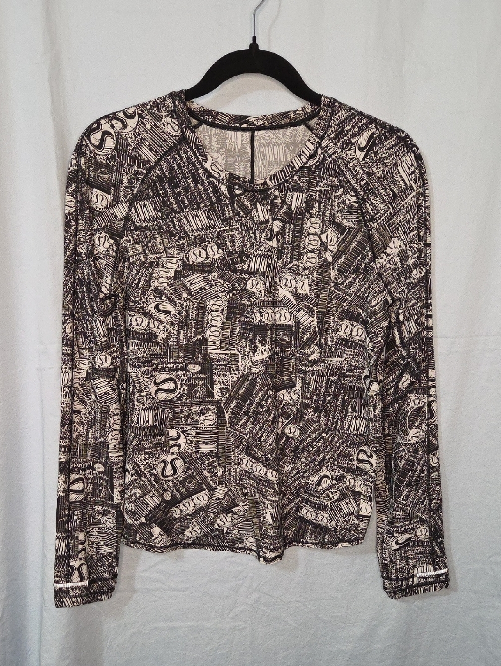 Lululemon Rise & Run Long Sleeve in Tear It Up Alpine White Black - Size 8